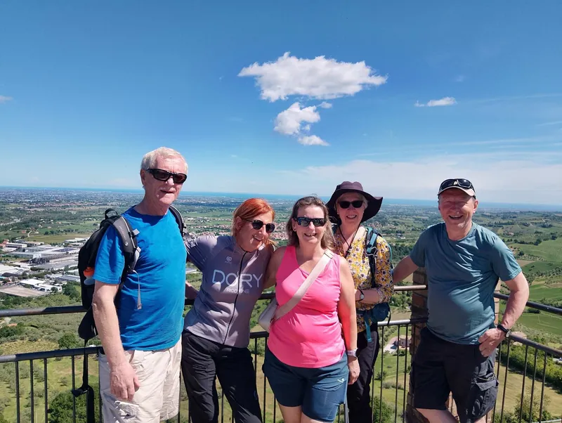 Il gruppo dei camminatori al belvedere