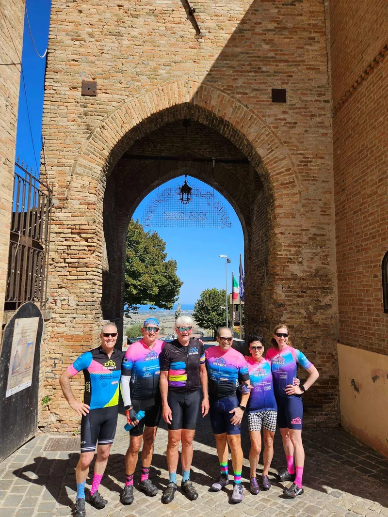 Sotto la porta del borgo