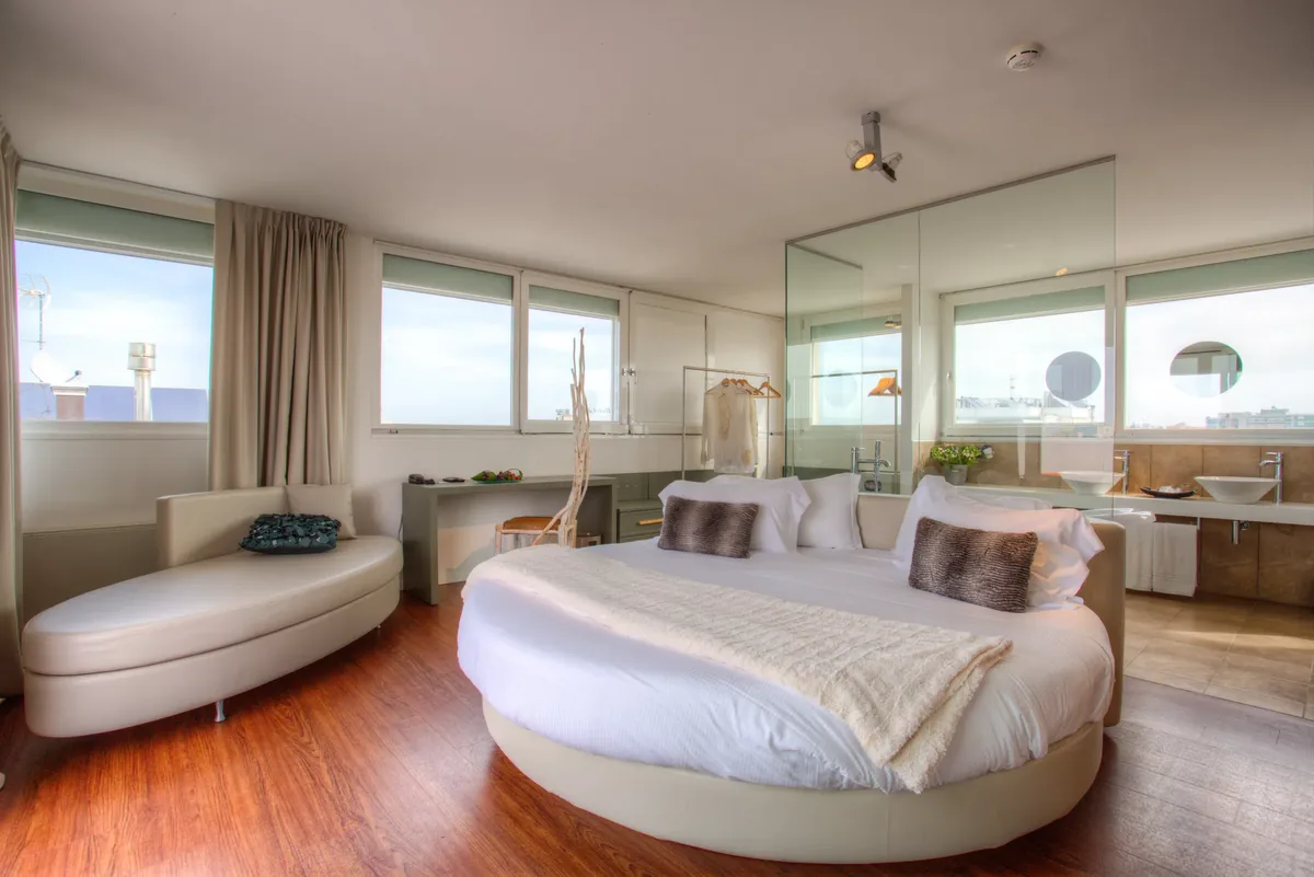 D-Suite, foto 1