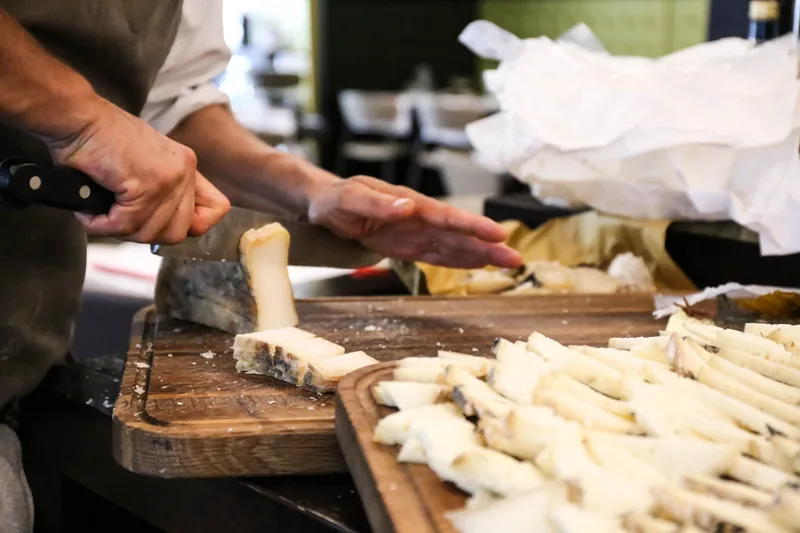 Salumi e formaggi locali