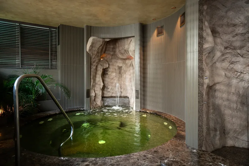 Idromassaggio con cascata