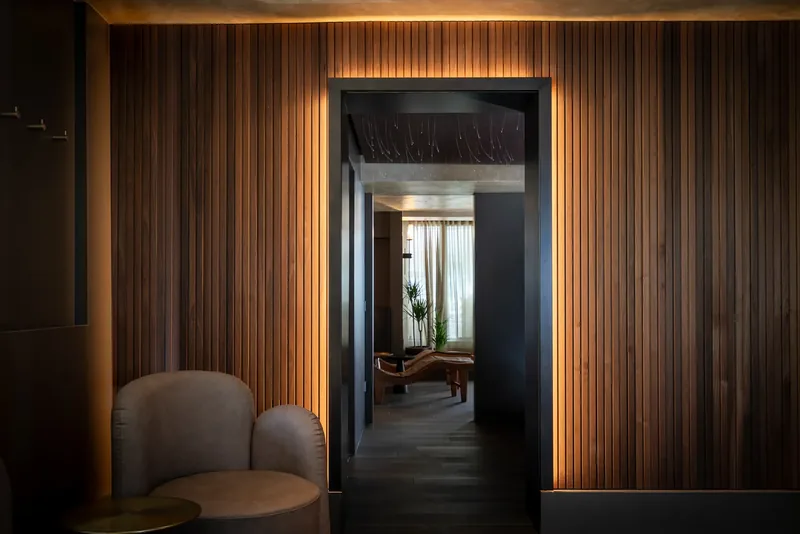 Legno e luce calda